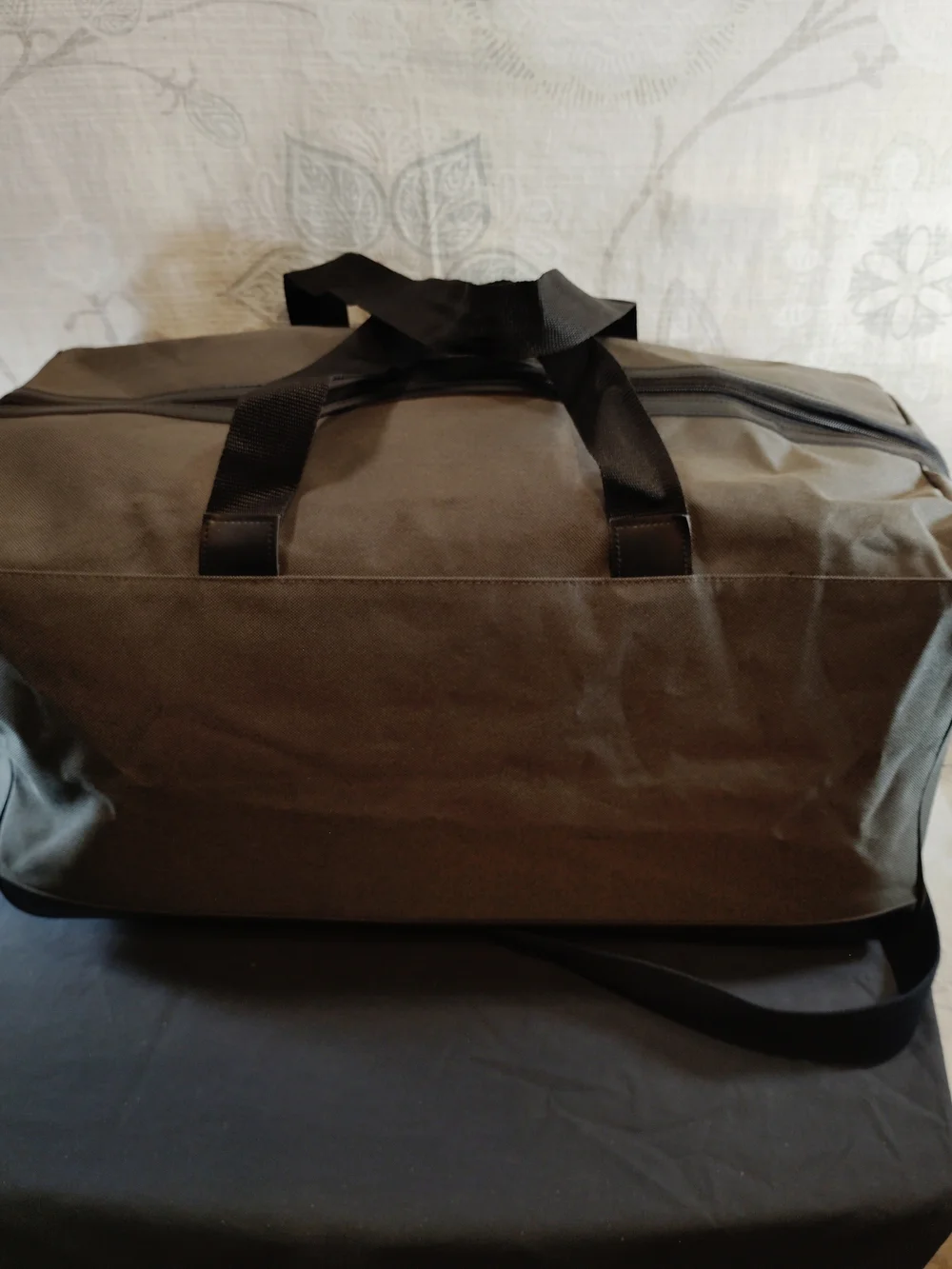 Calvin Klein Men's Olive Green Duffle /Travel Bag